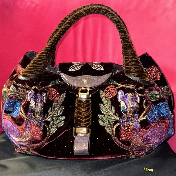 Fendi squirrel embellished velvet spy bag rare limited edition handbag hobo - Picture 3 of 16